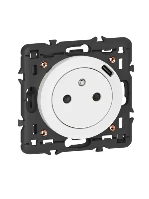 Značkový CL ZÁSUVKA 2P+T/USB-C BÍLÁ *068127 Legrand