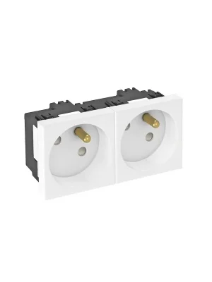 Aktuální Zásuvka 2x . SKS-F3 SR02 6117 157